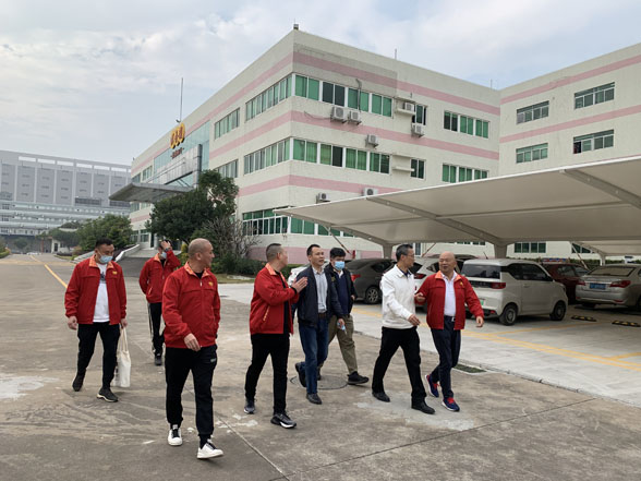 中山市人大常委會(huì )、中山港街道工作委員會(huì )主任林子平一行到咀香園考察調研